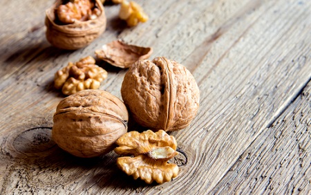 Stop snack attacks with a handful of walnuts (New York Post)