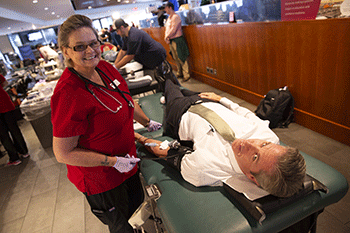 911-Blood-Drive-Fenway-PeteHealy