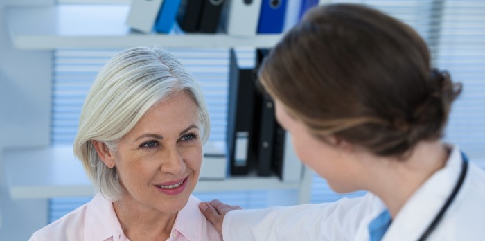 BIDMC physician consulting with an ovarian cancer patient BIDMC physician consulting with an ovarian cancer patient