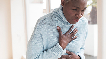 How to tell the difference between a panic attack and a heart attack. How to tell the difference between a panic attack and a heart attack.