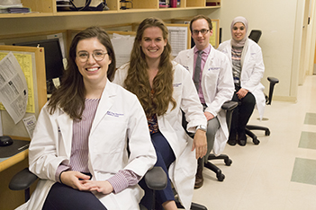 Pharmacy_Groups_20181022_0003_PGY1_Desk_351x234